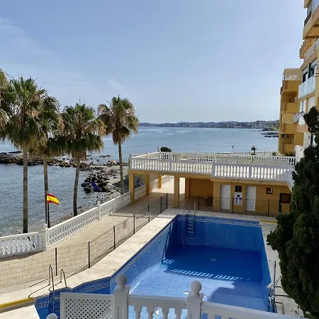 Perla - 'the Old Man' Front Line Apart Apartment
