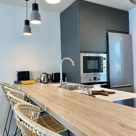 Perla - 'the Old Man' Front Line Apart Apartment *
